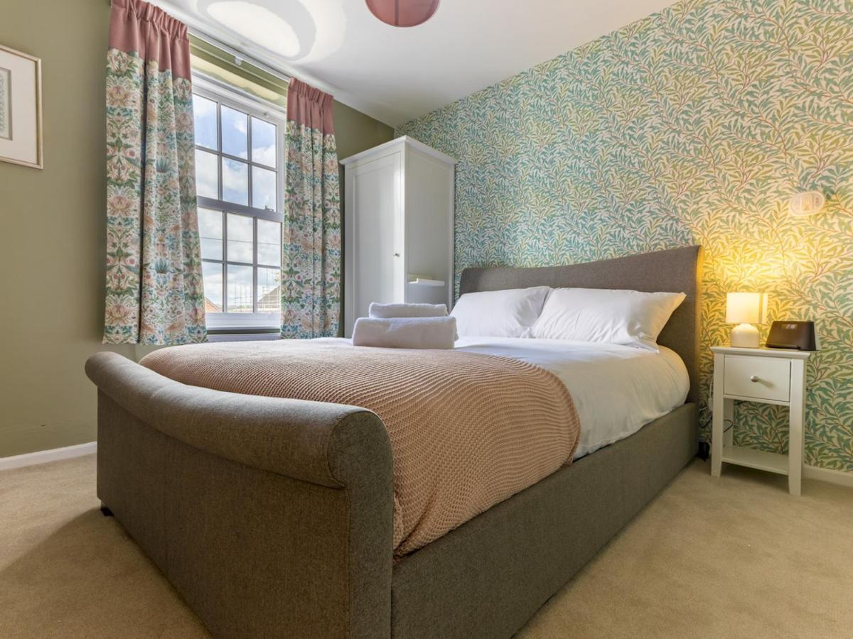 Pass The Keys The William Morris In The Centre Of