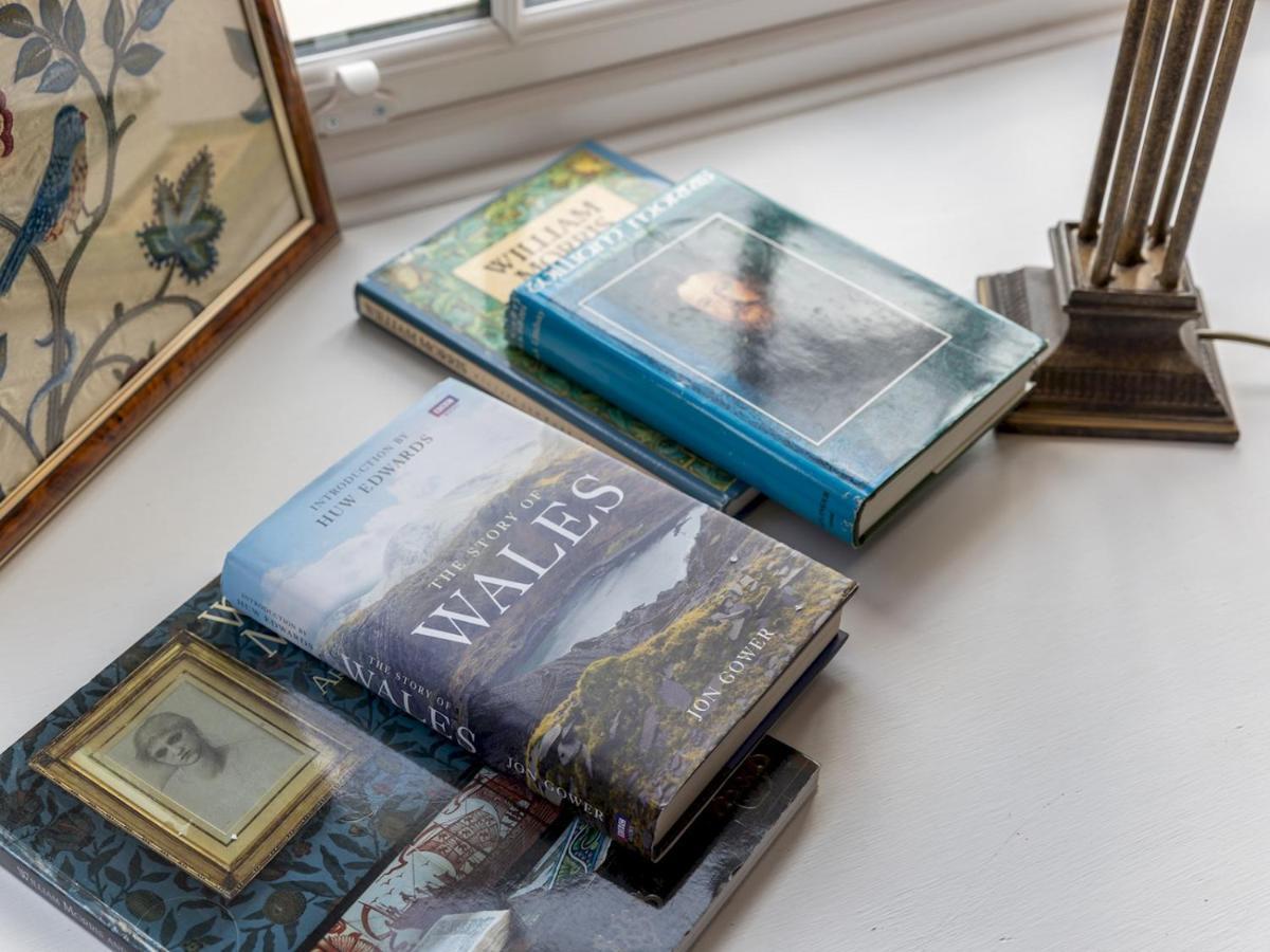 Pass The Keys The William Morris In The Centre Of Apartment Ludlow