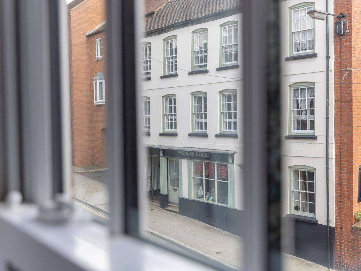 Pass The Keys The William Morris In The Centre Of *